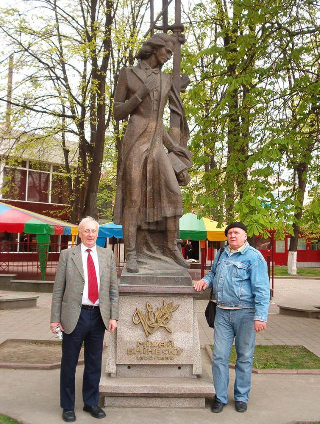 Sculptorul Dumitru Gorşchovschi, autorul monumentului lui Mihai Eminescu din Cernăuţi, a plecat să-şi întâlnească idolul