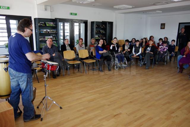 Sub genericul „De la dizabiliate la dezvoltare personală”, Berti Barbera a organizat la Suceava  un workshop