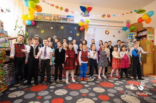 O sută de zile de educaţie „Step by Step” la Şcoala Gimnazială Nr. 8 Suceava. Foto: Liviu Rotariu