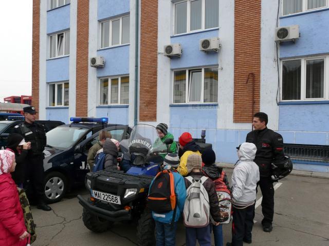„Ziua Porţilor Deschise” la Inspectoratul de Jandarmi Judeţean Suceava