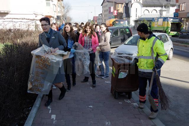Diasil a mobilizat peste 40 de salariaţi şi numeroase utilaje, la campania de curăţenie din cartierul Obcini