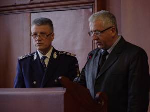 Noul prefect de Suceava, Constantin Harasim, a fost instalat oficial în funcție de chestorul de poliție Florea Oprea