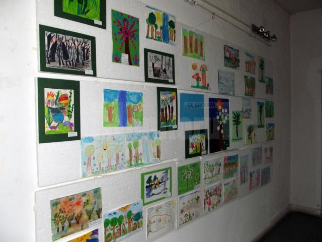 „Şcoala altfel” şi expoziţia „Pădurea verde - Pădurea neagră”