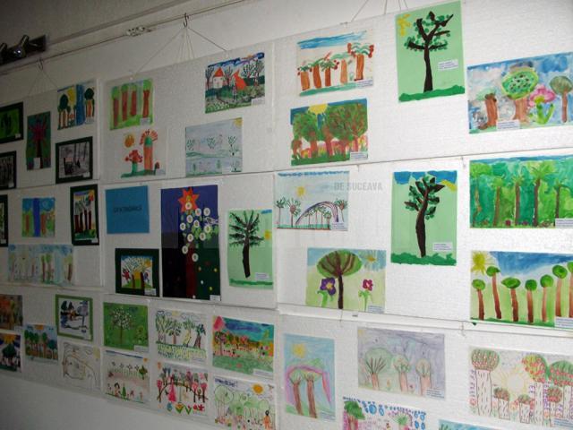 „Şcoala altfel” şi expoziţia „Pădurea verde - Pădurea neagră”