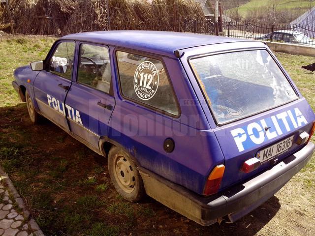 Maşina de poliţie de la Comăneşti