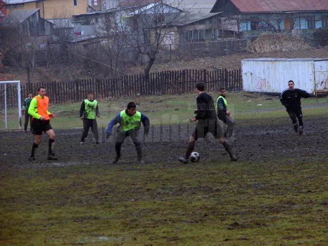 „Orezăria” de la Iţcani s-ar putea transforma în scurt timp într-un teren de fotbal modern
