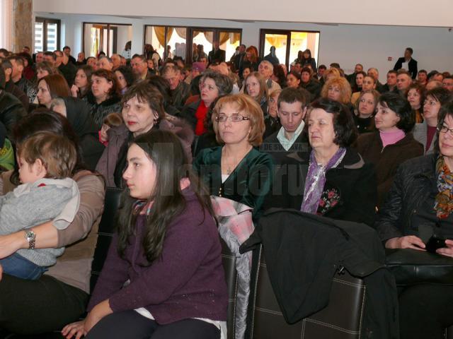 Concert caritabil Paula Seling, la sărbătoarea „Joia Mare la Poiana Stampei”