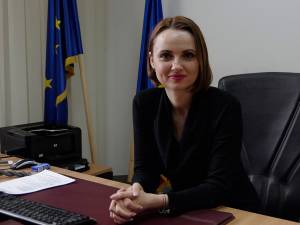 Economista Ana Maria Stejaru, noul director de cabinet al Cancelariei prefectului judeţului Suceava, Constantin Harasim