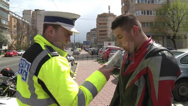 Motociclistul a fost pus să sufle în alcooltest, rezultatul fiind că nu a consumat băuturi alcoolice