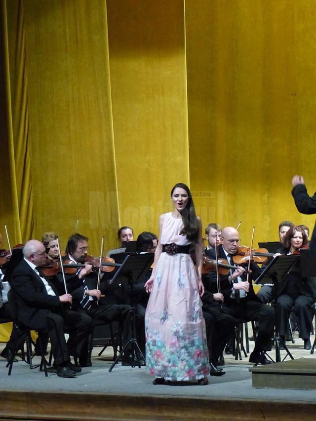 Soprana Veronica Anușca, aplaudată la scenă deschisă de melomanii suceveni