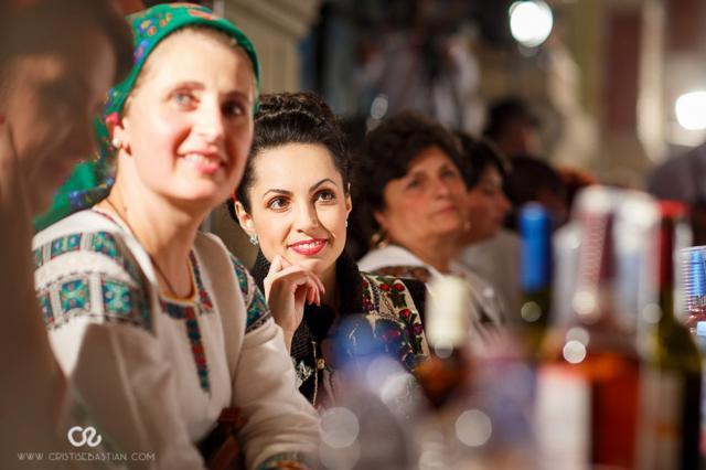 Peste 500 de artişti şi iubitori de folclor au însufleţit vineri seară Gara din Burdujeni, la Balul gospodarilor. Foto: Cristi Sebastian