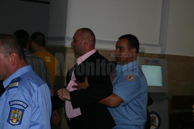 Cristian Iordache a fost încătuşat într-un dosar al DIICOT Vrancea, în care a fost pus sub acuzare pentru contrabandă