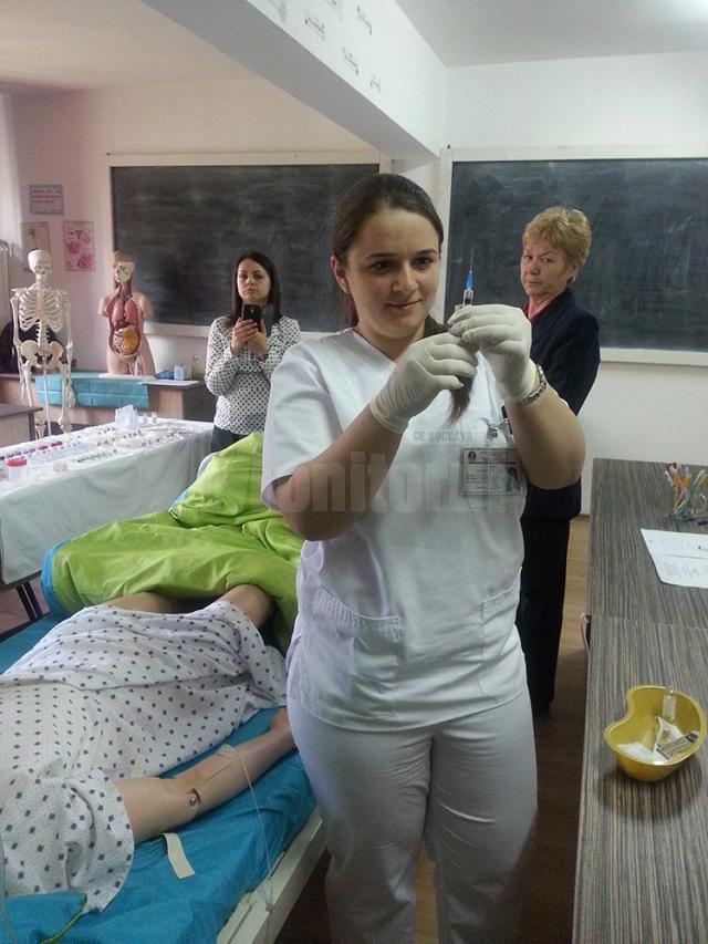 Şase echipaje ale şcolilor sanitare postliceale s-au întrecut în concurs
