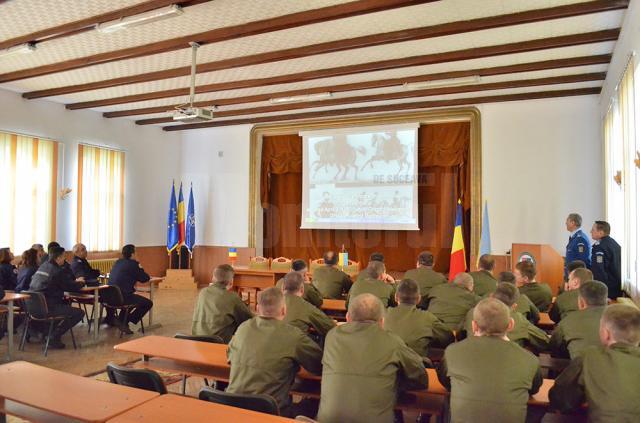 Un grup de militari ucraineni se antrenează la Şcoala de Jandarmi Fălticeni