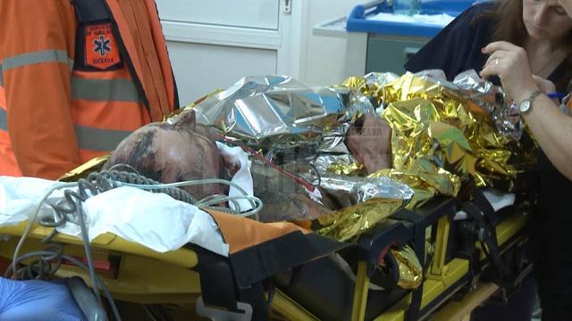 Bătrânul a ajuns în stare foarte gravă la spital după ce şi-a dat foc