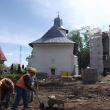 Extinderea suprafeţei decopertate din cimitirul Bisericii „Sf. Simion” aduce noi dovezi de locuire a zonei înainte de a deveni necropolă