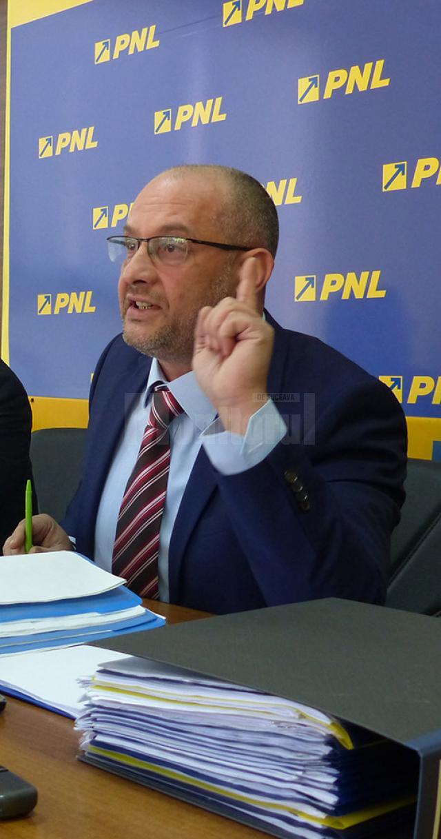 Alexandru Băişanu: „Ei pot fi daţi afară pe motive de incompetenţă, nu politice”