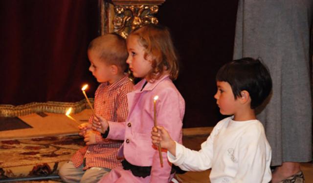 Care sunt primele cunoştinţe religioase pe care trebuie să le predea părinţii copiilor mici?