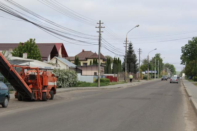 Refacerea unor străzi, amânată temporar, pentru a nu fi dat peste cap traficul rutier din Suceava