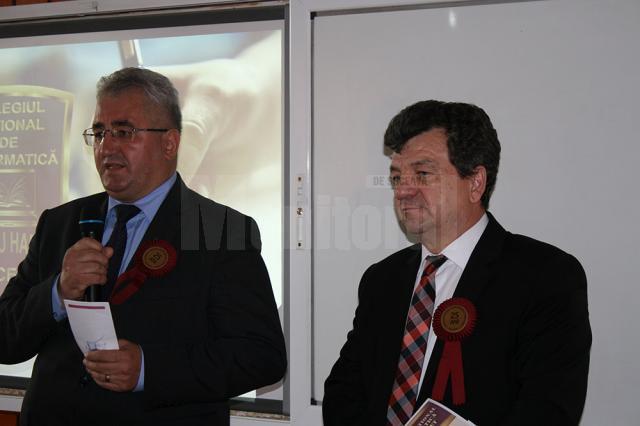 Primarul Ion Lungu alături de directorul Virginel Iordache