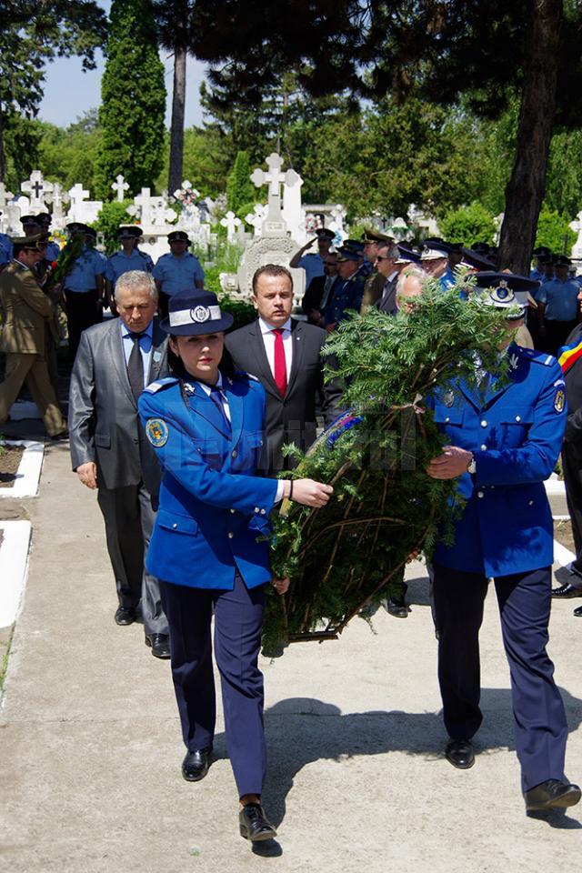 Ministrul Liviu Pop a depus o coroană de flori la Monumentul Eroilor