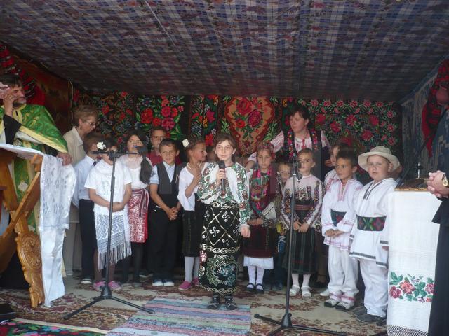Cântece patriotice şi recital de poezii la Sălăgeni, de Ziua Eroilor