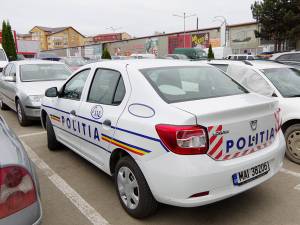 Autoturismele noi Dacia Logan intrate în dotarea structurilor de poliţie din luna aprilie a acestui an vor fi dotate cu lămpi cu semnale acustice şi luminoase