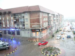 Centrul Sucevei, inundat