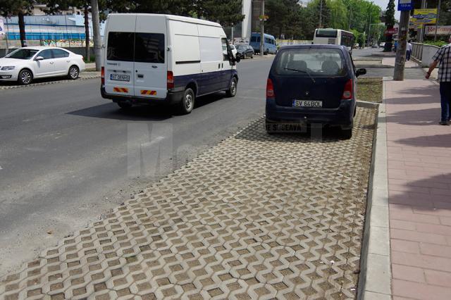 Parcări cu gazon pe străzile recent modernizate din Suceava