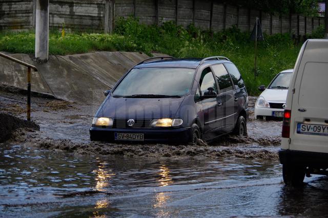 Drum inundat la Şcheia