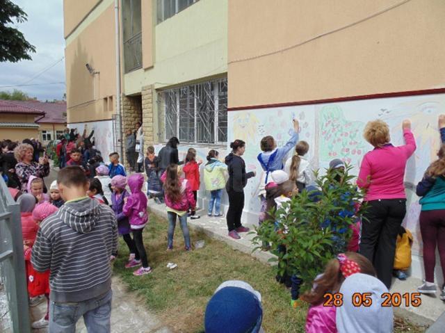 La Centrul Şcolar de Educaţie Incluzivă Suceava s-a inaugurat un spaţiu de joacă