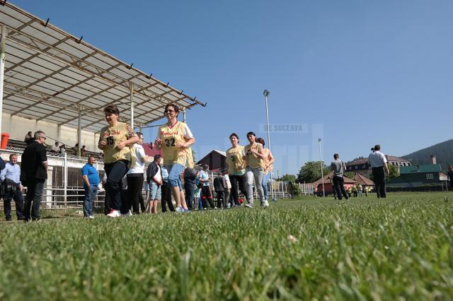 Marşul factorilor poştali s-a desfăşurat sâmbătă, pe stadionul din Gura Humorului