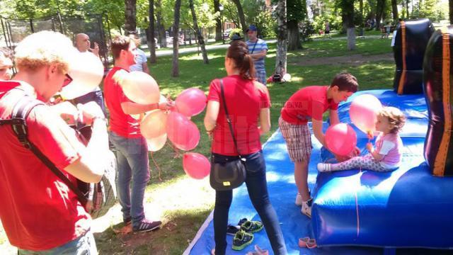 Peste 300 de copii din municipiul reşedinţă de judeţ au primit de ziua lor daruri din partea tinerilor din organizaţia municipală Suceava a PSD