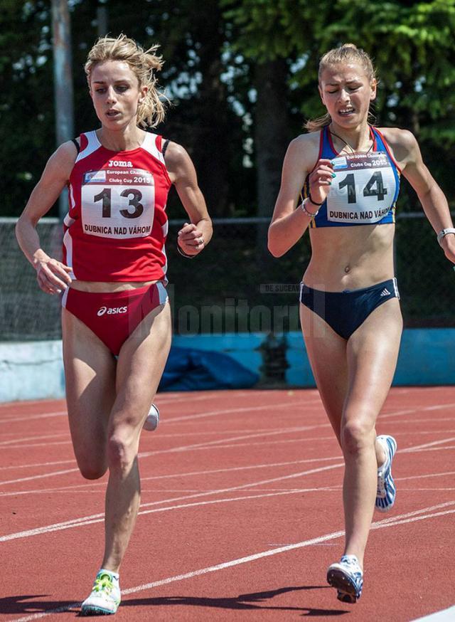 Andreea Doroftei (dreapta) a câștigat argintul în proba de 3000 metri la europenele intercluburi