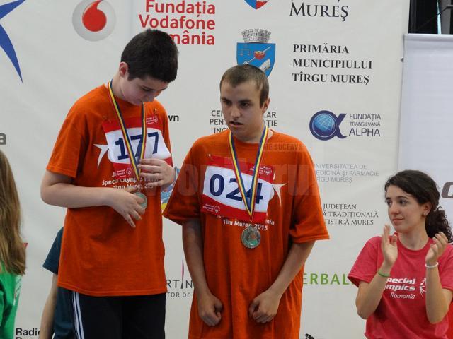 Rezultate meritorii pentru patru beneficiari de la Asociaţia „Blijdorp” Suceava, la Jocurile Naţionale Special Olympics