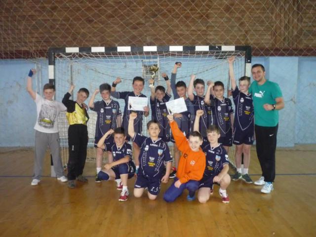 Echipa de minihandbal CSU Junior Suceava luptă pentru un loc cât mai bun la turneul semifinal