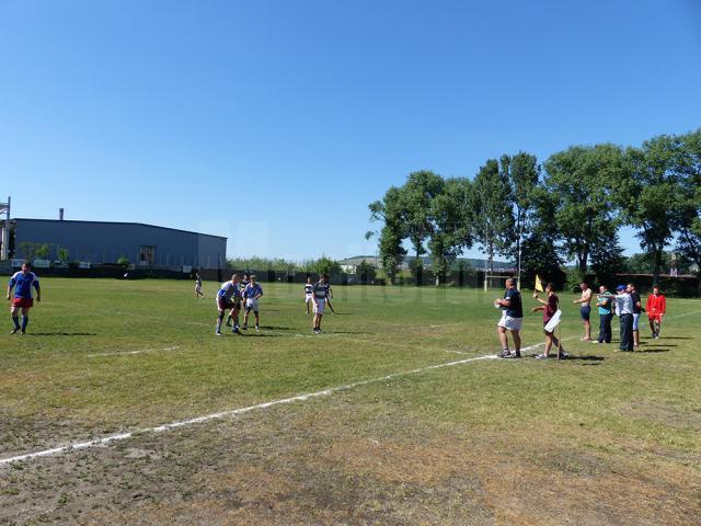 La competiţia de ieri au participat trei echipe