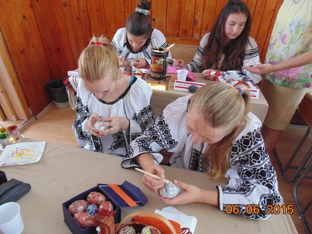 Concursul interjudețean „Armonie prin artă populară şi tradiţii”, ediția a VI-a, găzduit de Centrul Şcolar Suceava