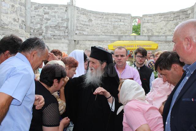 ÎPS Pimen a sfinţit terenul pe care vor fi ridicate o biserică şi un cămin de bătrâni, în Burdujeni