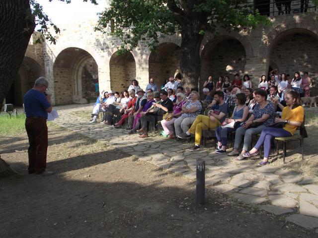 Recital de poezie în Cetatea de Scaun a Sucevei