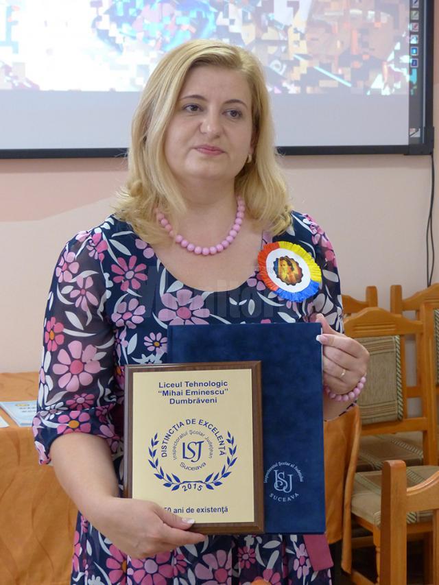 Liceul Tehnologic „Mihai Eminescu” a primit „Disticţia de excelenţă” pentru întreaga activitate desfăşurată