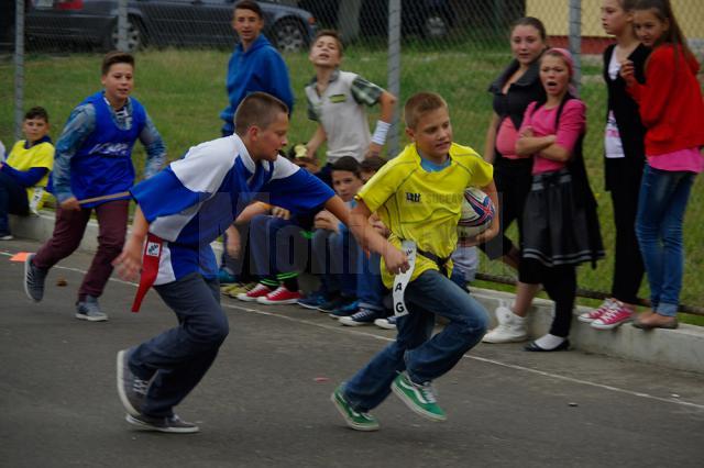 Rugbiul a fost rege pentru o zi la şcoala din Plopeni