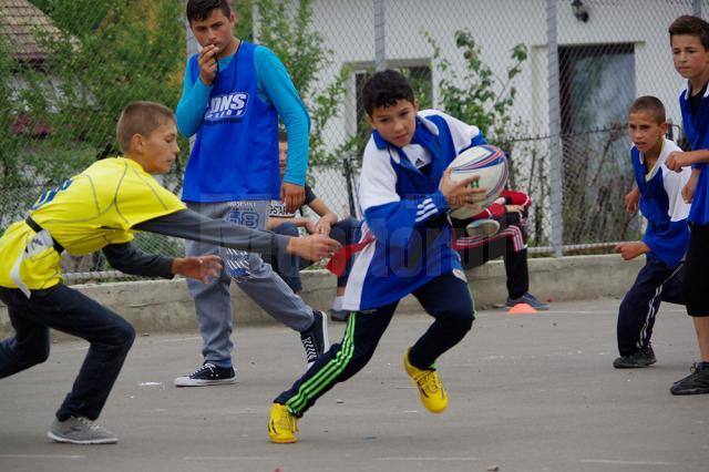 Rugbiul a fost rege pentru o zi la şcoala din Plopeni