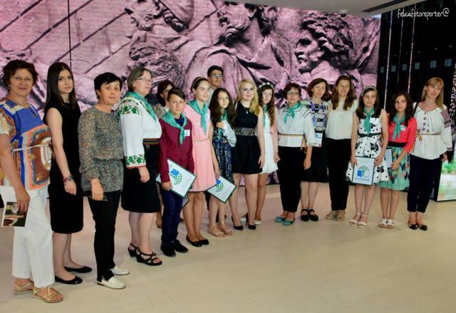 Elevi ai Şcolii „Miron Costin”, premiaţi în Milano, Italia, în cadrul unui concurs internaţional de poezie