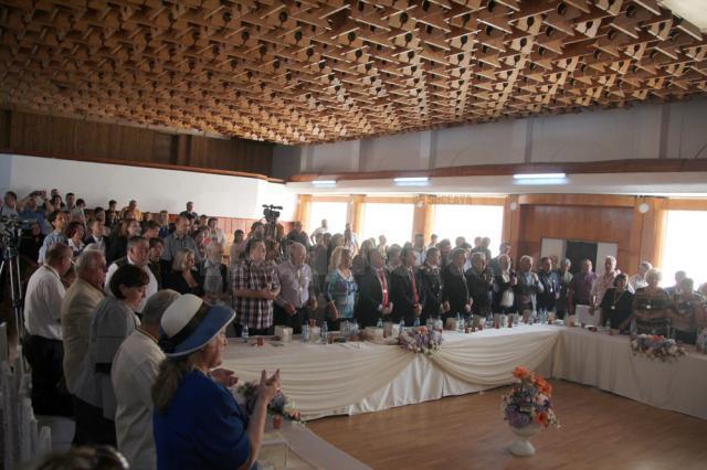 Regal cultural la Dumbrăveni: Şapte academicieni, prezenţi la Festivalul Literar „Mihai Eminescu”