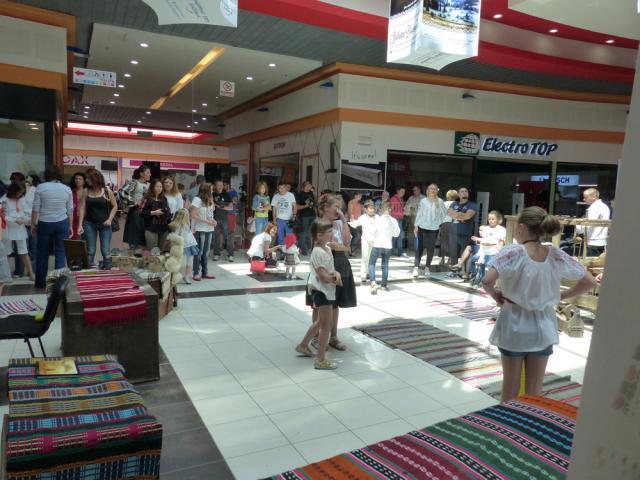 Tradiţiile şi meşteşugurile româneşti, redescoperite de suceveni în cadrul unor evenimente organizate de Shopping City Suceava