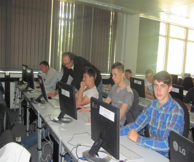 Cooperare europeană pentru îmbunătăţirea competenţelor profesionale tehnice în proiectarea asistată de calculator 2D/3D CAD