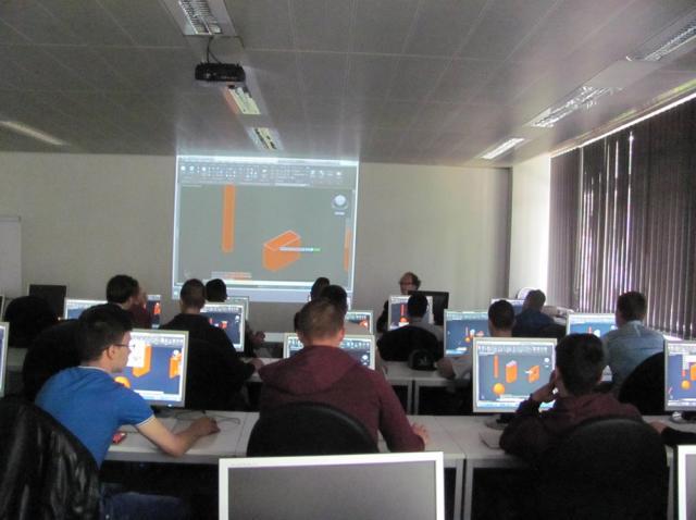 Cooperare europeană pentru îmbunătăţirea competenţelor profesionale tehnice în proiectarea asistată de calculator 2D/3D CAD