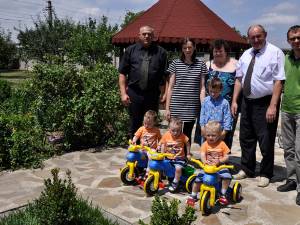 Antonie-Iosif, Aron Ioan şi Anastasia Ioana, sărbătoriţi la împlinirea vârstei de 2 anişori