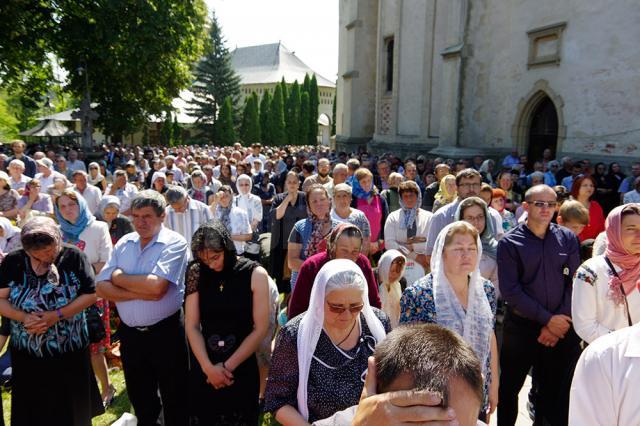 Peste 30.000 de credincioşi au participat la sărbătoarea Sfântului Ioan cel Nou de la Suceava